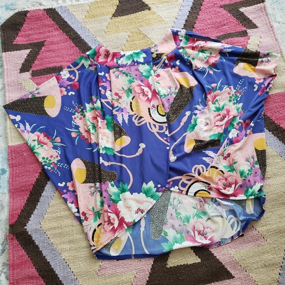 BCBG Max Azria Tulip Back Purple Floral Top - Picture 2 of 8